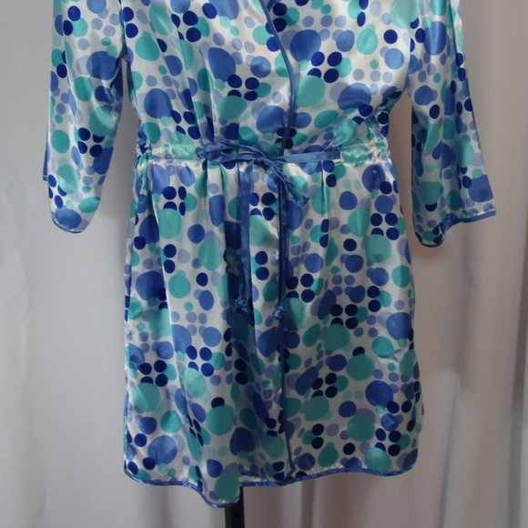 Kathryn Blue & Aqua Dots on White Sexy Short Satin Robe NWOT - Picture 2 of 8
